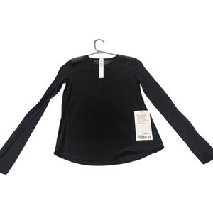 NWT Lululemon Size 2 Black Long Sleeve Athletic Top Pleated Back. Capsule Wear